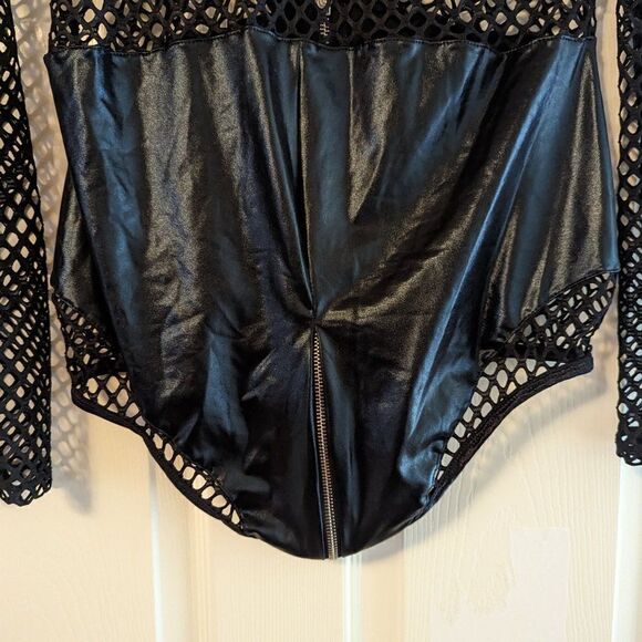 MUSIC LEGS Fishnet WET-LOOK V SHAPE TEDDY Zipper Long Sleeve Sexy Halloween NWT - Picture 15 of 16